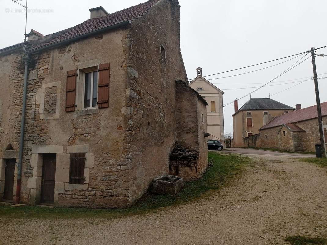 Maison à FAIN-LES-MOUTIERS