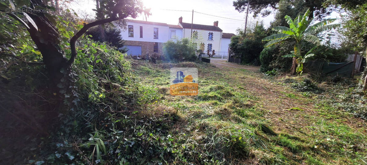 Terrain à BOUGUENAIS