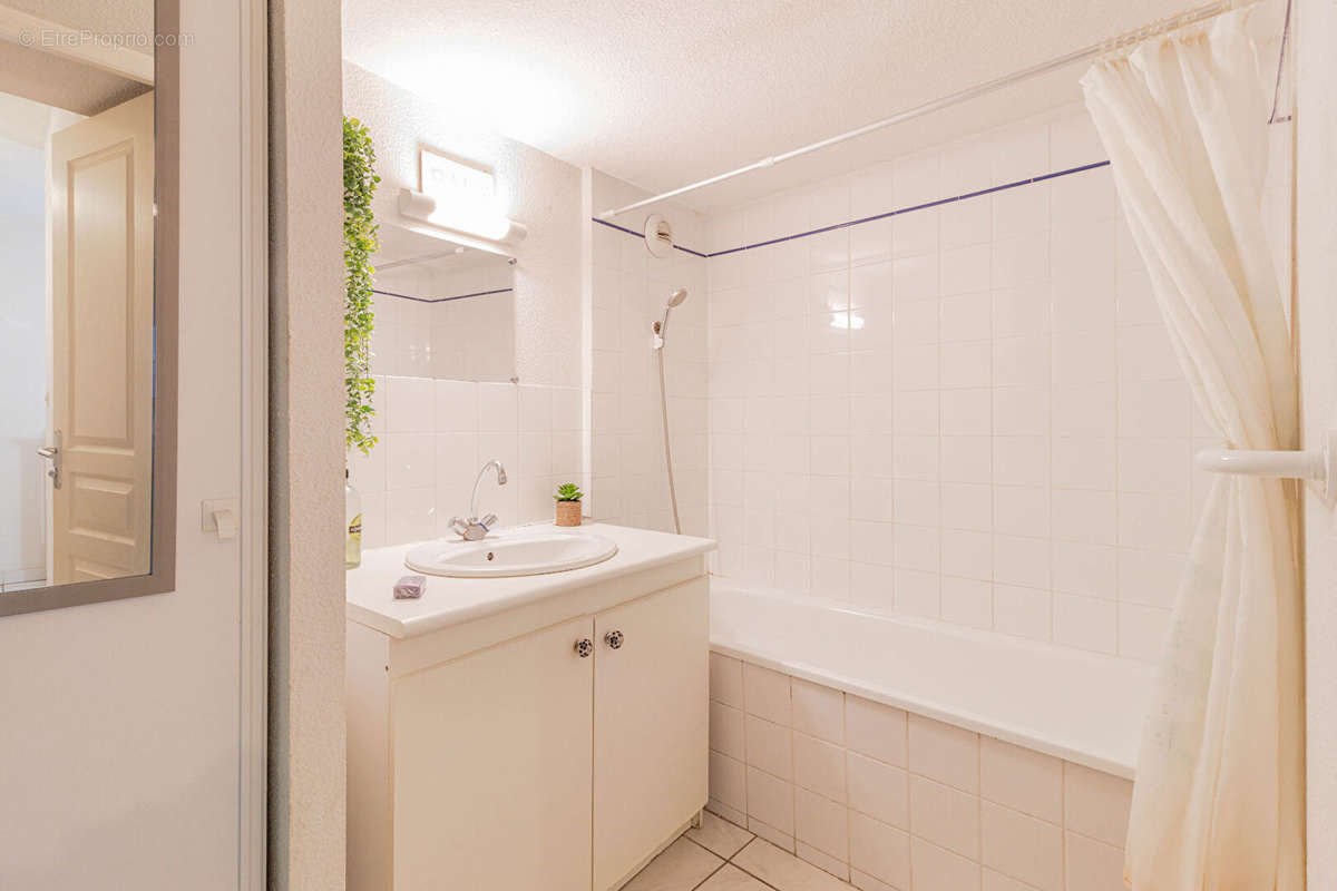 Appartement à MARSEILLE-2E