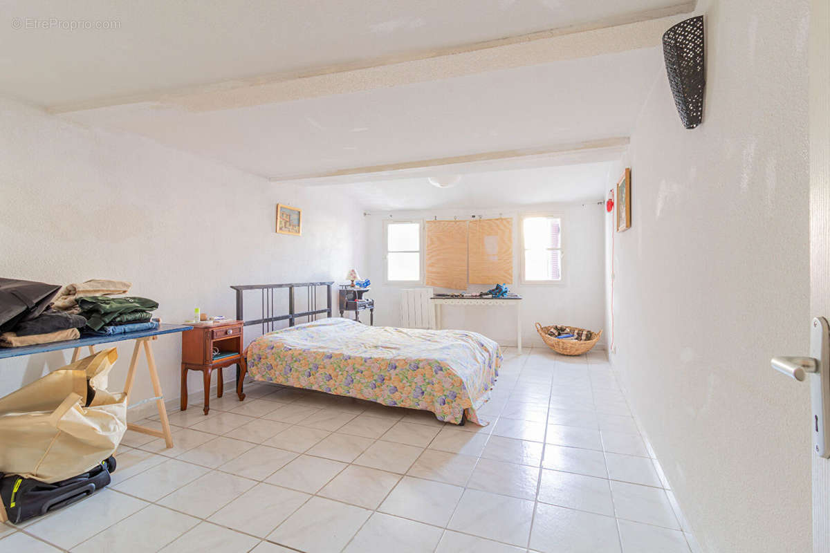 Appartement à MARSEILLE-2E