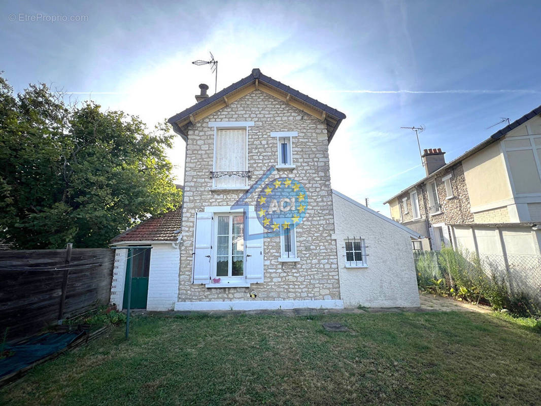 Maison à MANTES-LA-JOLIE