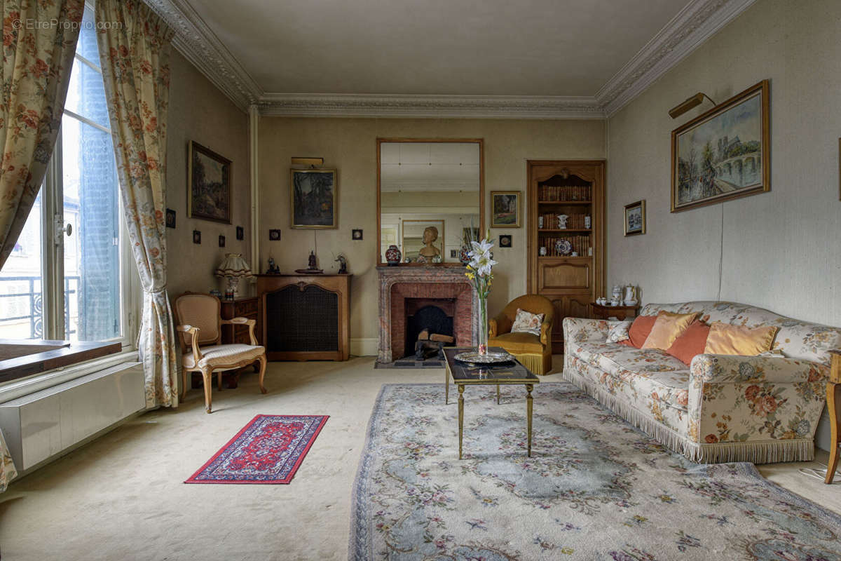 Appartement à VERSAILLES