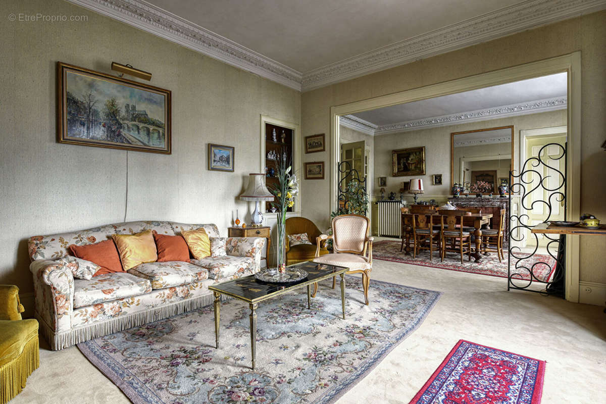 Appartement à VERSAILLES