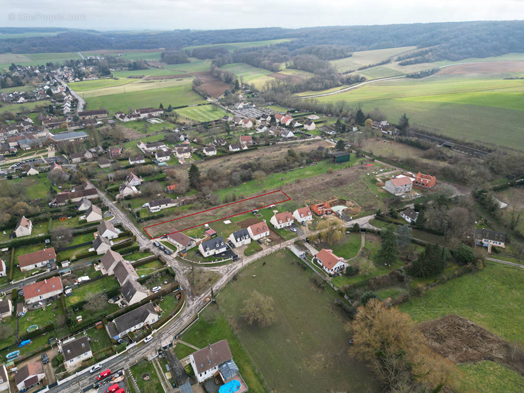 Terrain à ULLY-SAINT-GEORGES