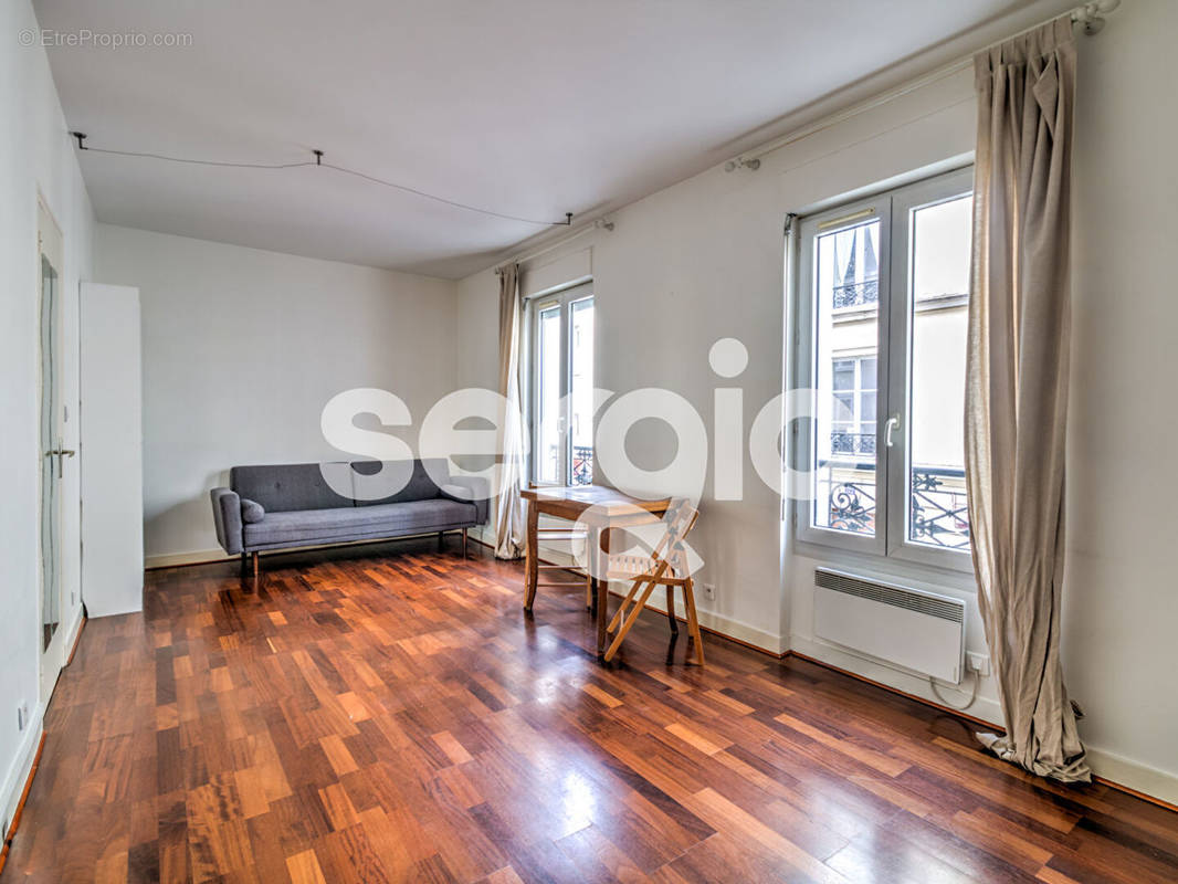 Appartement à PARIS-14E