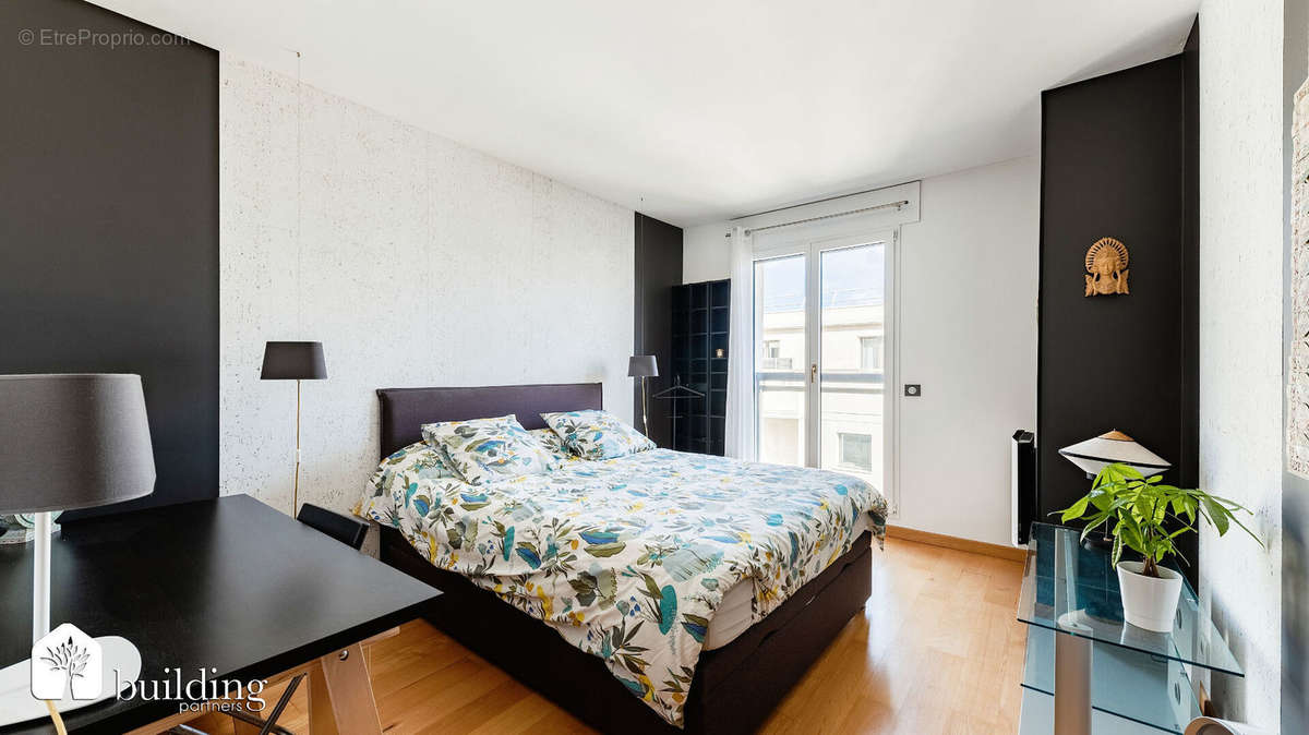 Appartement à LEVALLOIS-PERRET