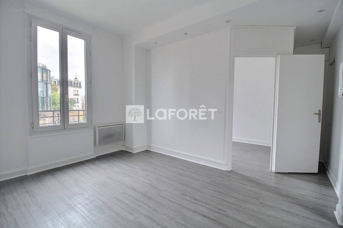 Appartement à LA GARENNE-COLOMBES