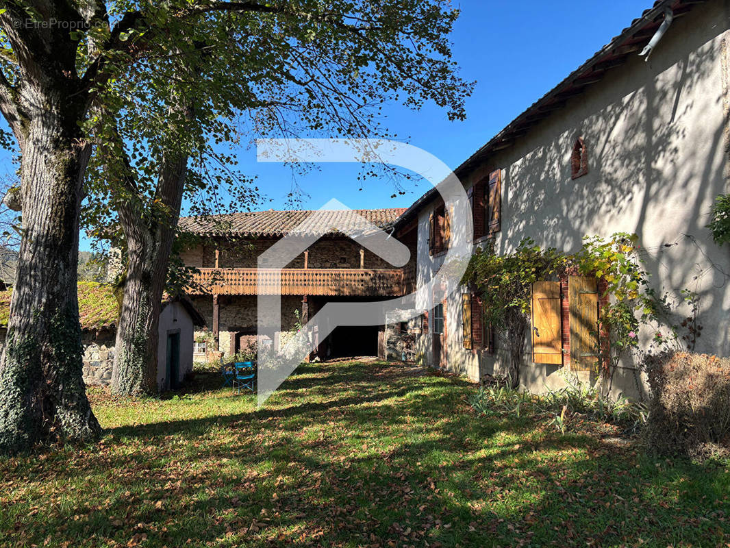 Maison à CHAMPOLY