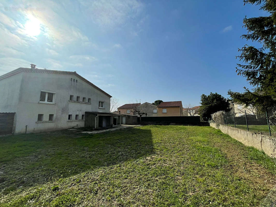 Maison à CHARMES-SUR-RHONE