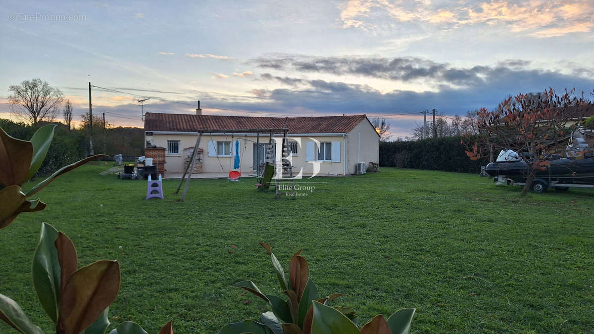 Maison à CHATEAUNEUF-SUR-CHARENTE