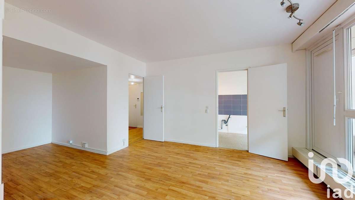 Photo 3 - Appartement à VILLEURBANNE