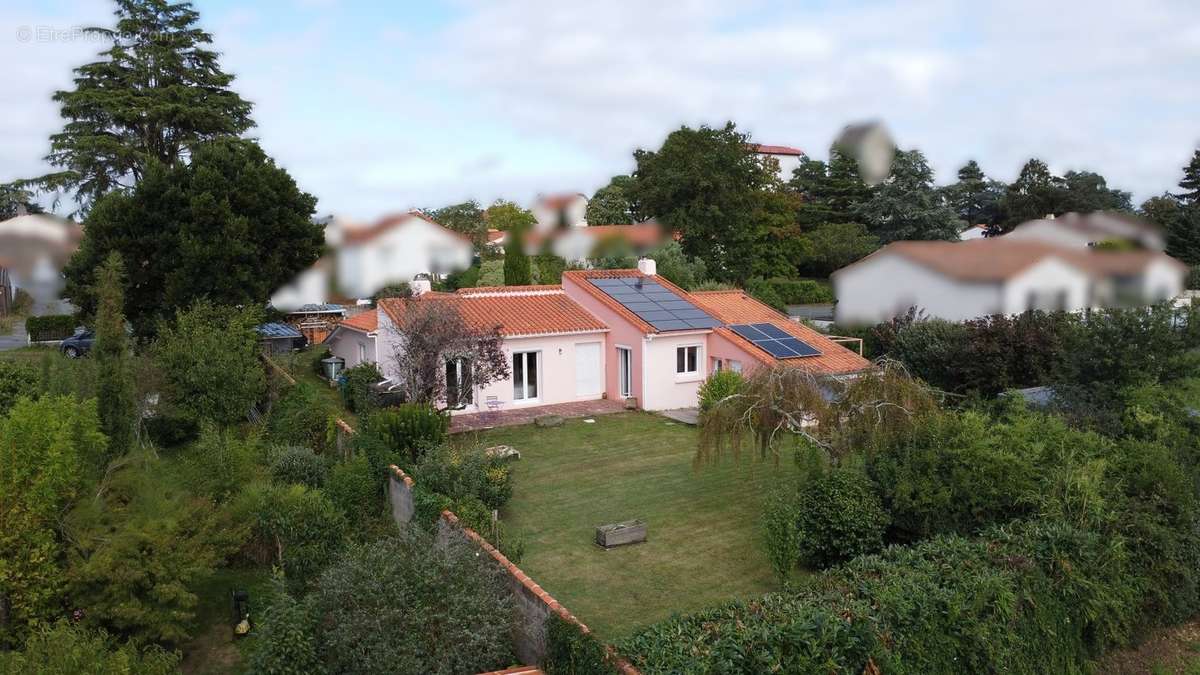 Maison à LA VARENNE