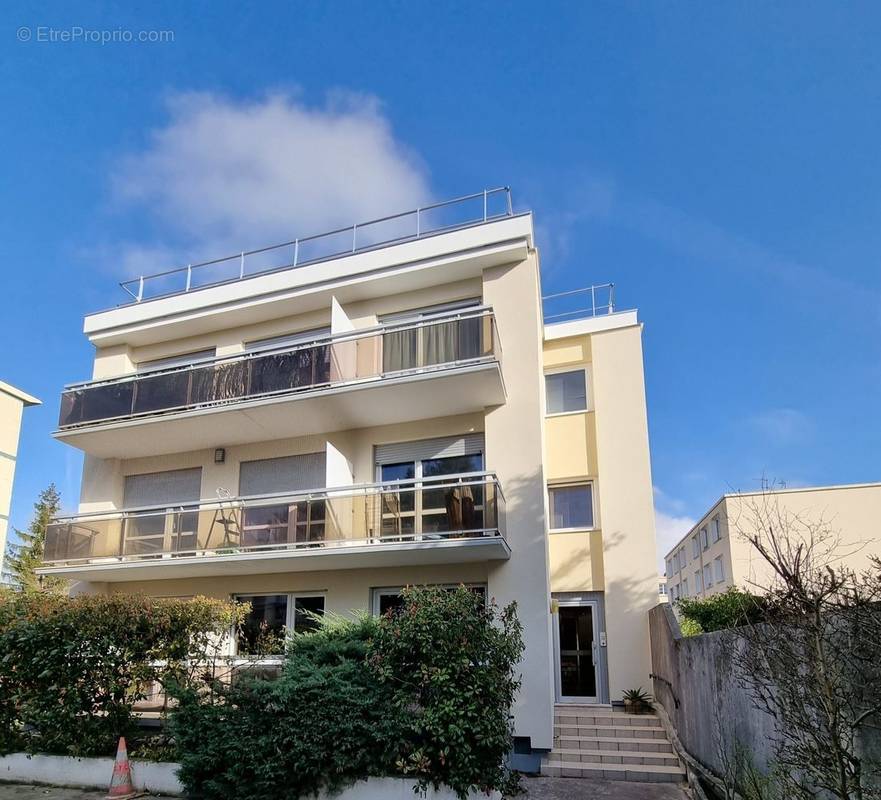 Appartement à SAINT-MAUR-DES-FOSSES