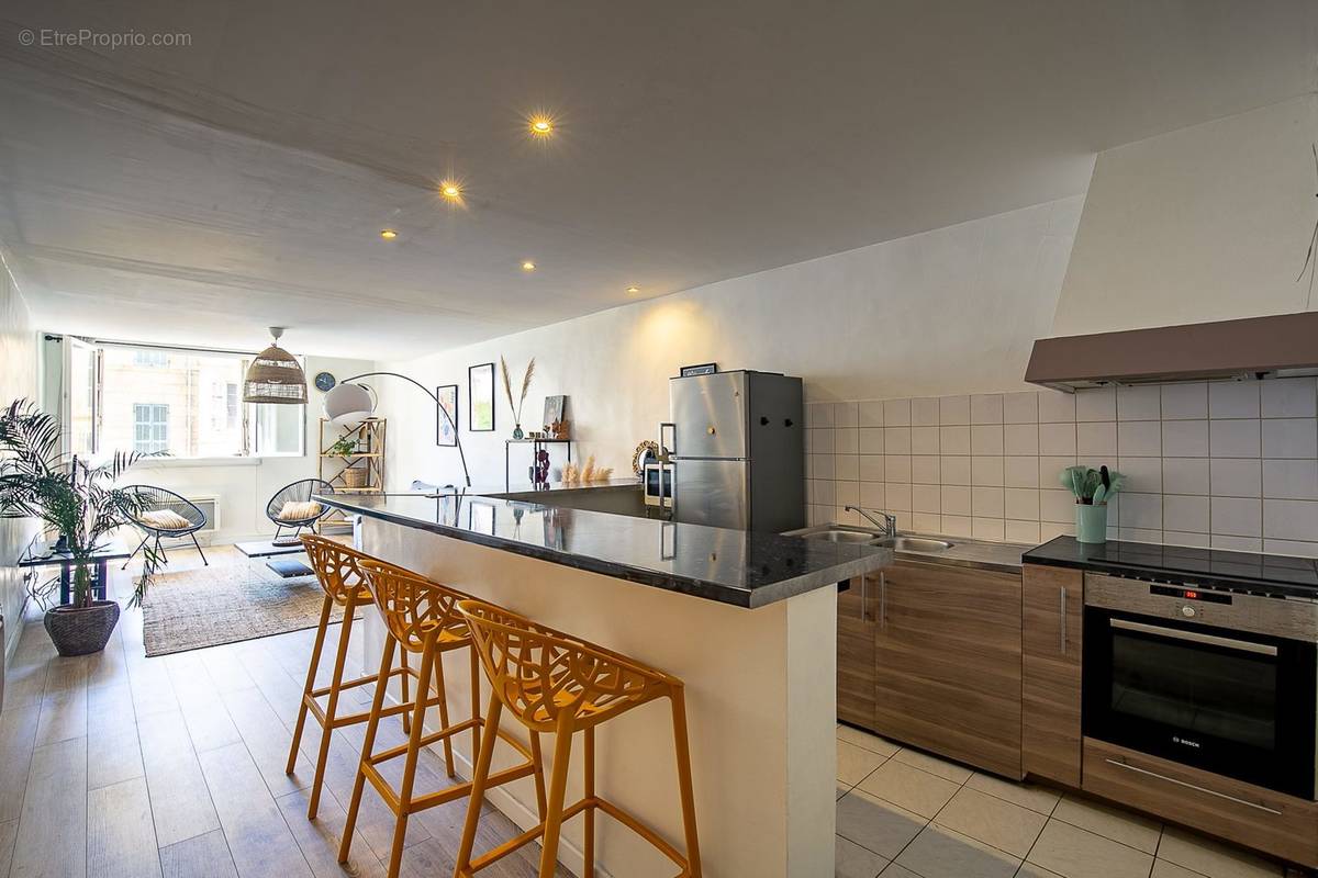 Appartement à MARSEILLE-6E