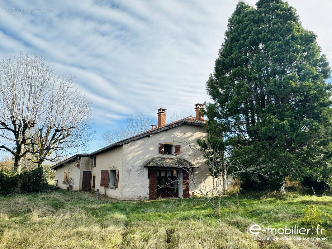 Maison à CHARLIEU