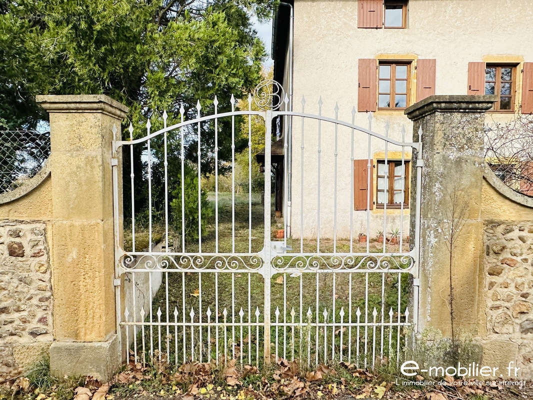 Maison à CHARLIEU