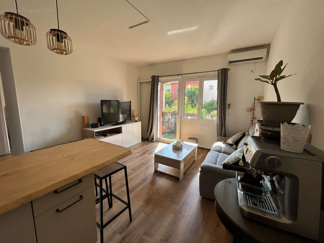 Appartement à VILLENEUVE-LOUBET