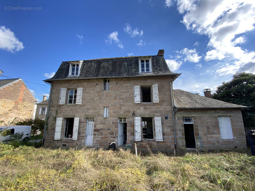 Maison à OBJAT