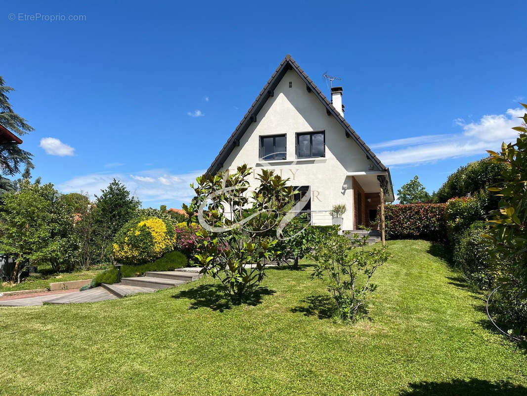 Maison à CHAMPAGNE-AU-MONT-D&#039;OR