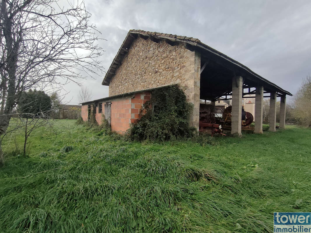 Maison à LACAPELLE-SEGALAR