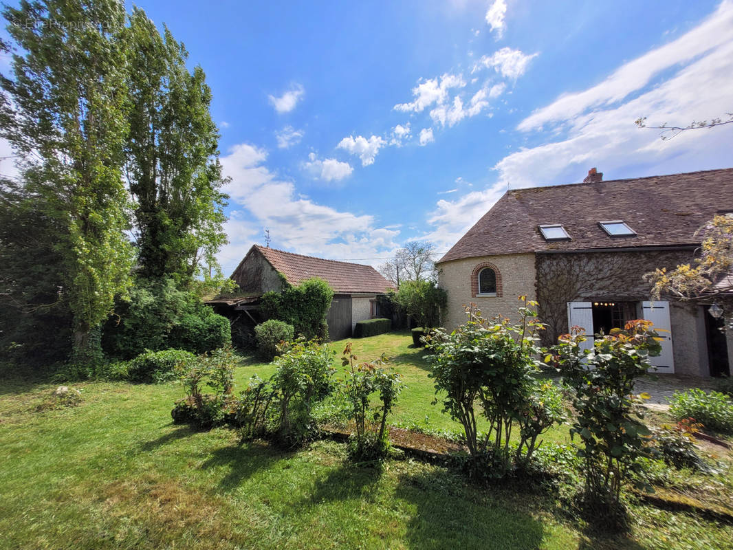 Maison à AUNEAU