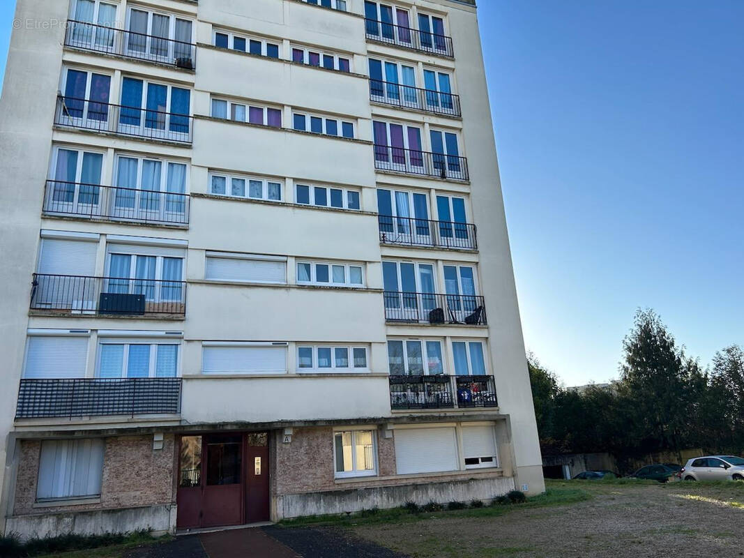 Appartement à VILLIERS-LE-BEL