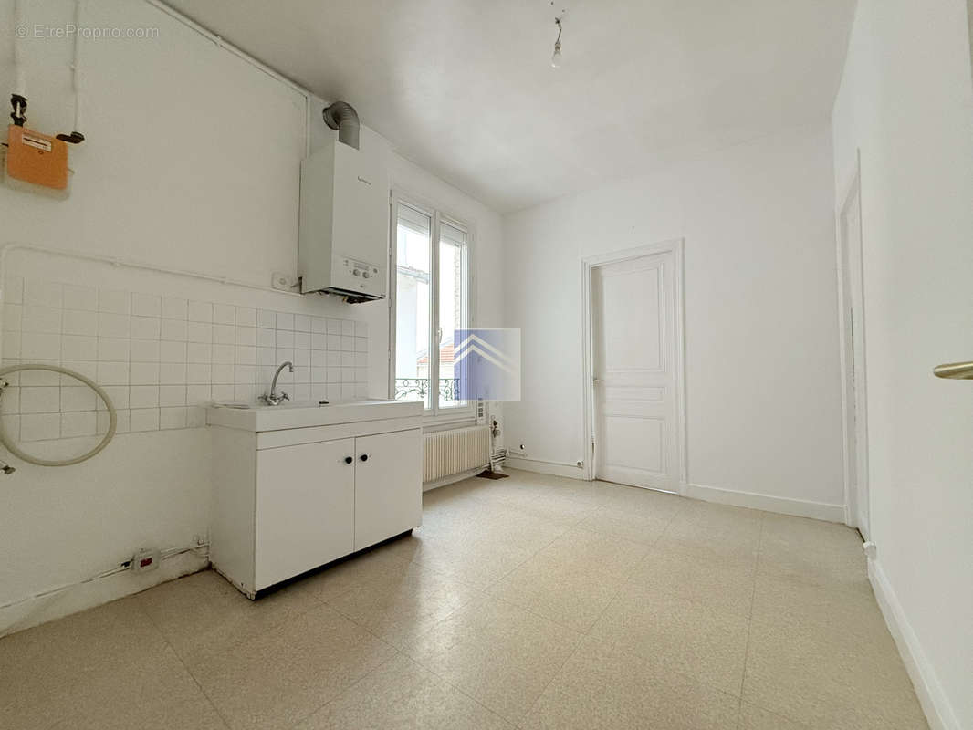 Appartement à COURBEVOIE