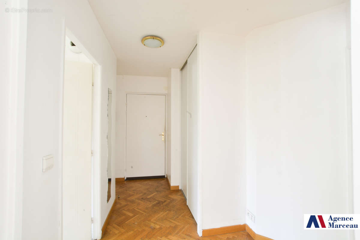 Appartement à COURBEVOIE