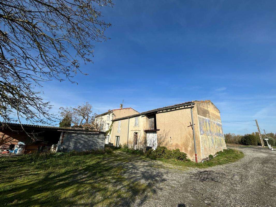 Maison à PEZENS