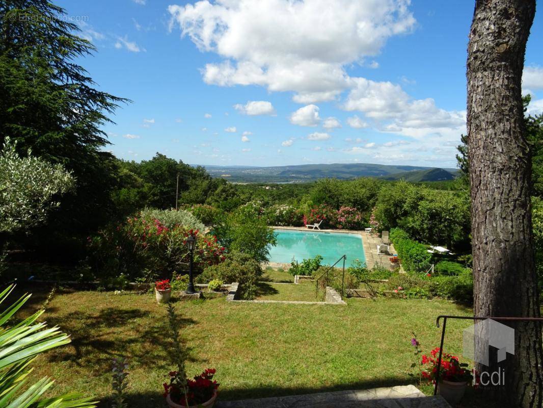 Maison à CHATEAUNEUF-DU-RHONE