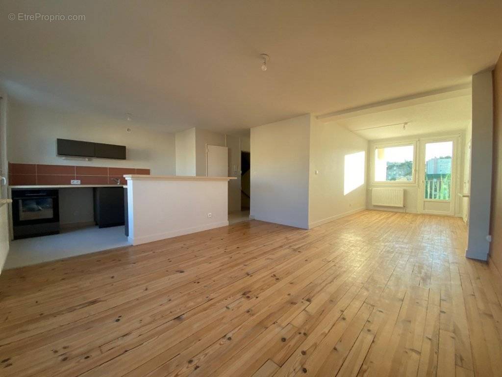 Appartement à SAINT-ETIENNE