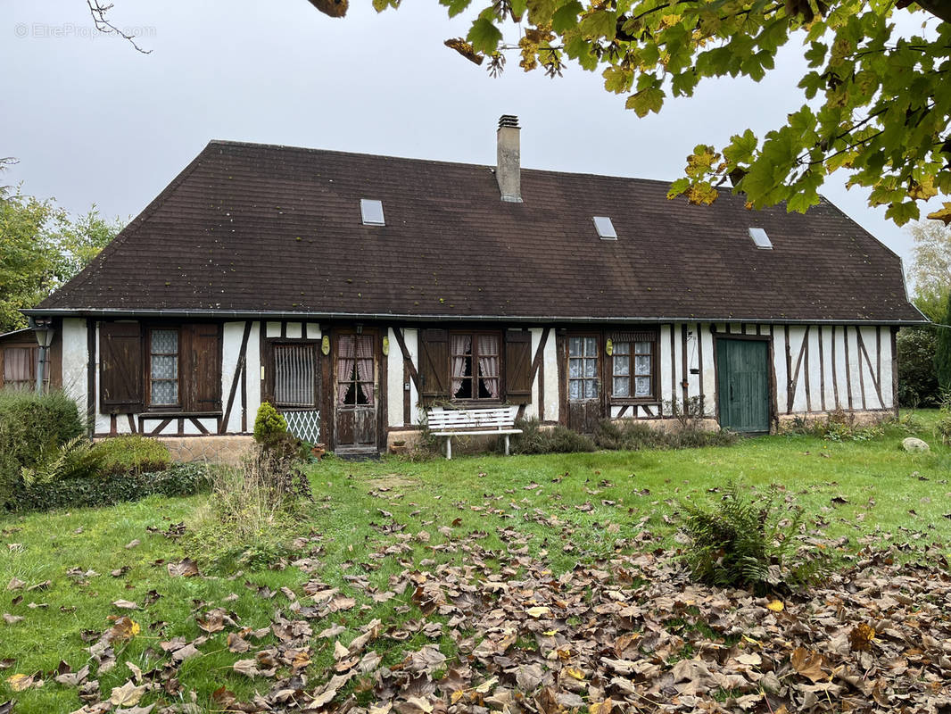 Maison à MENNEVAL