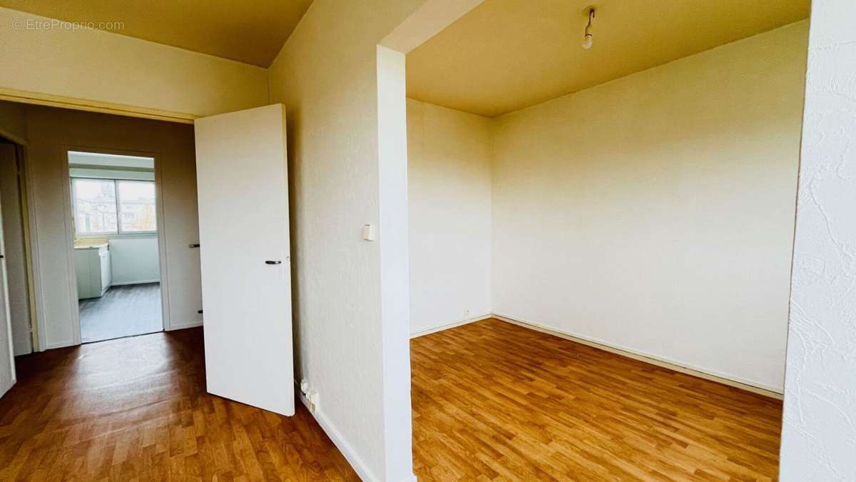 Appartement à CHEMILLE