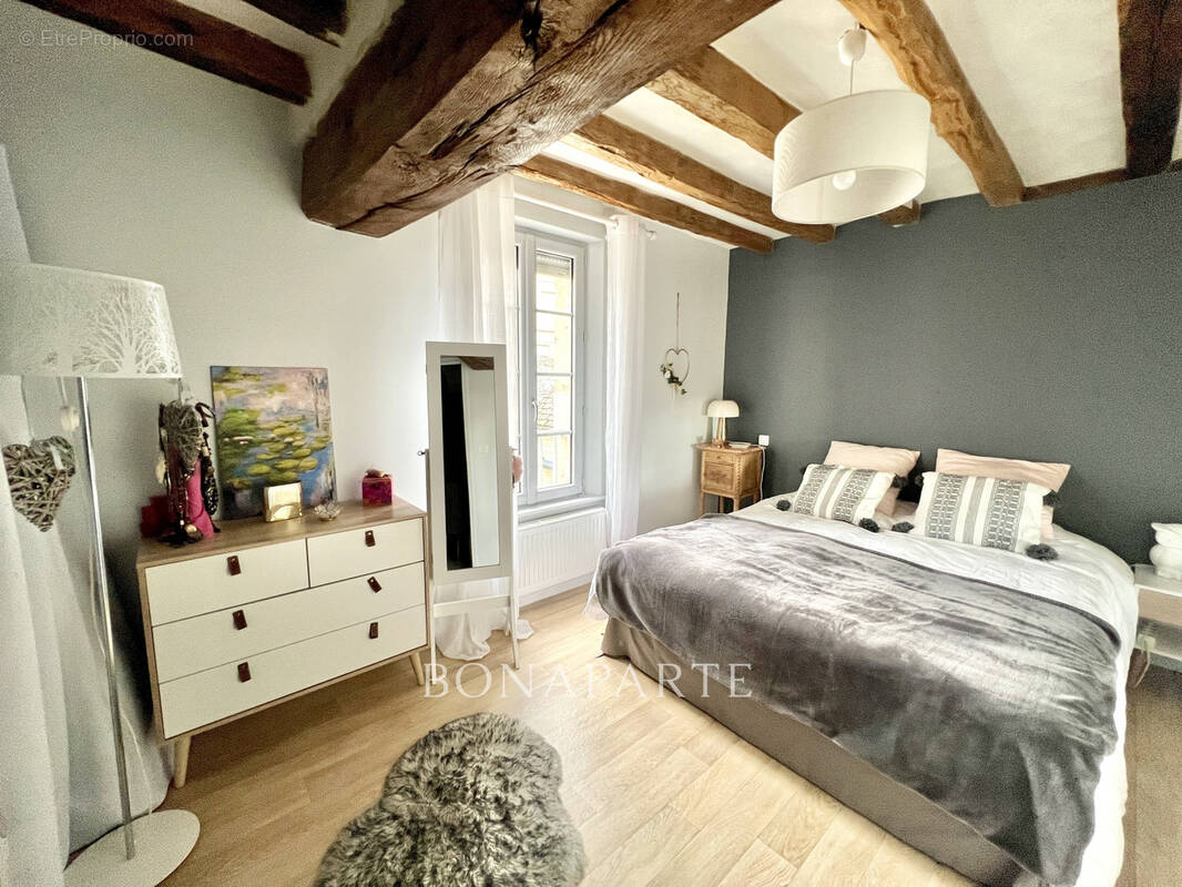 Appartement à LONGUE-JUMELLES