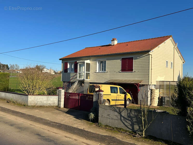 Maison à NANTEUIL