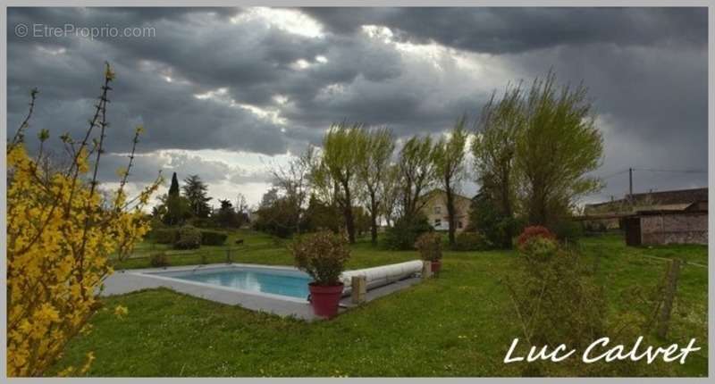 Maison à CAHUZAC-SUR-VERE