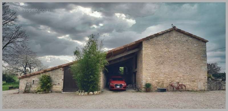 Maison à CAHUZAC-SUR-VERE