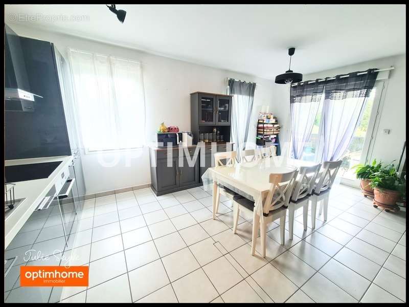 Appartement à CESSY