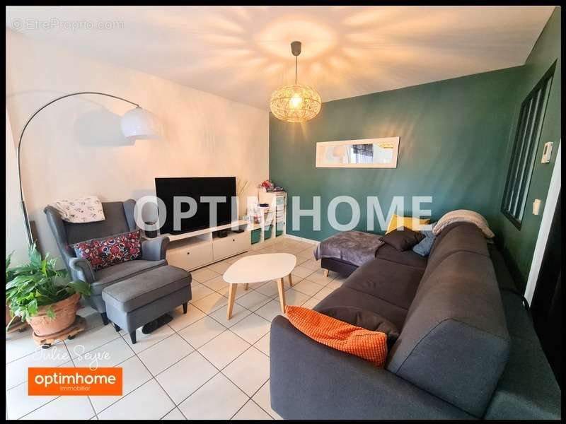 Appartement à CESSY