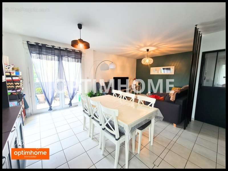 Appartement à CESSY