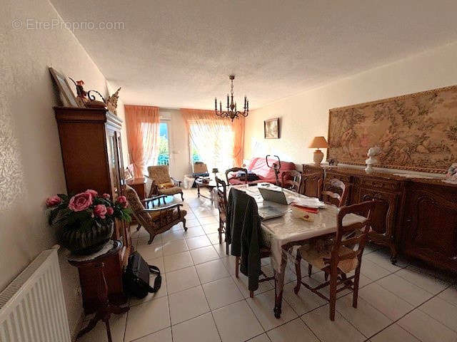 Appartement à UNIEUX