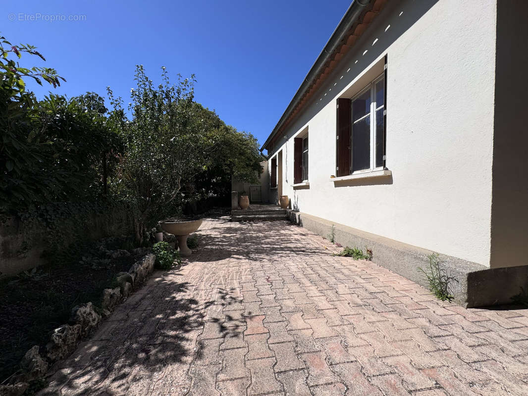 Maison à PEYROLLES-EN-PROVENCE