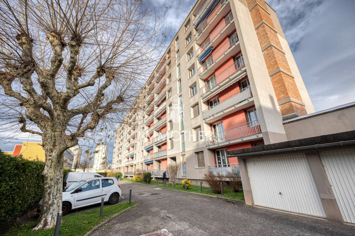 Appartement à LE PONT-DE-CLAIX