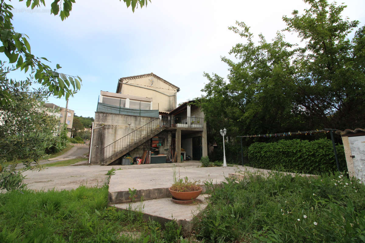 Maison à SAINT-MARTIN-DE-VALGALGUES