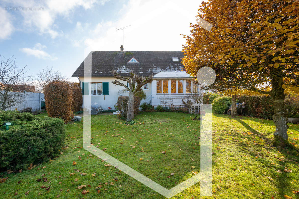 Maison à COSNE-COURS-SUR-LOIRE