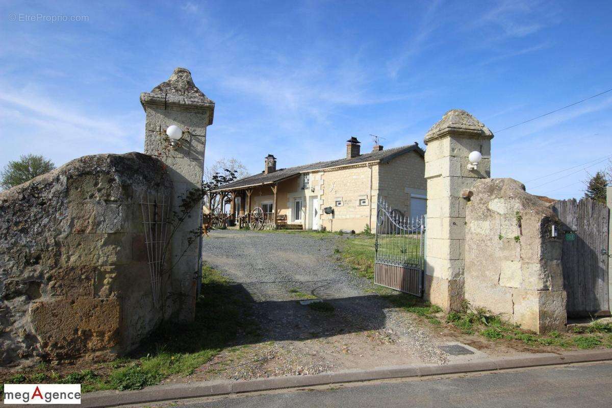 Maison à DOUE-LA-FONTAINE