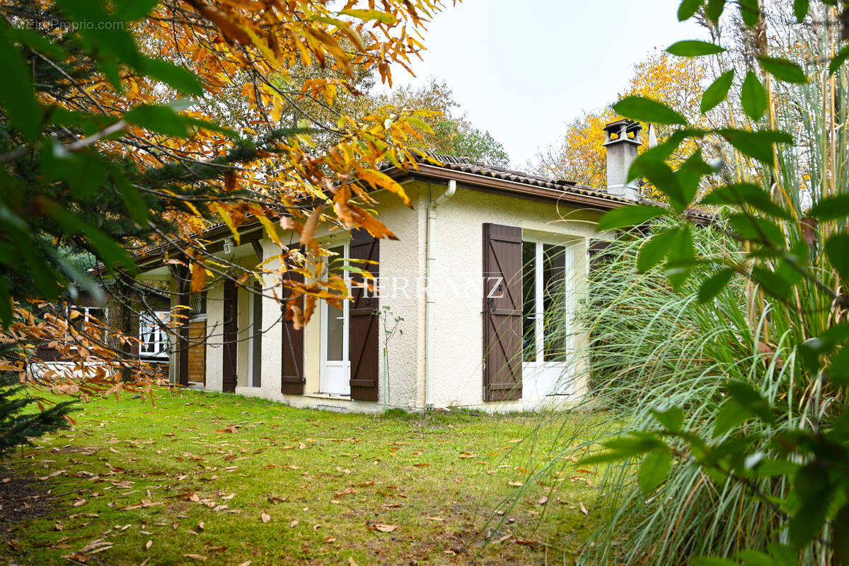 Maison à SALLES