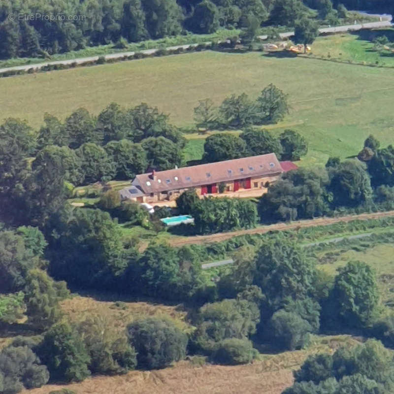 Maison à SAINT-YRIEIX-LA-PERCHE