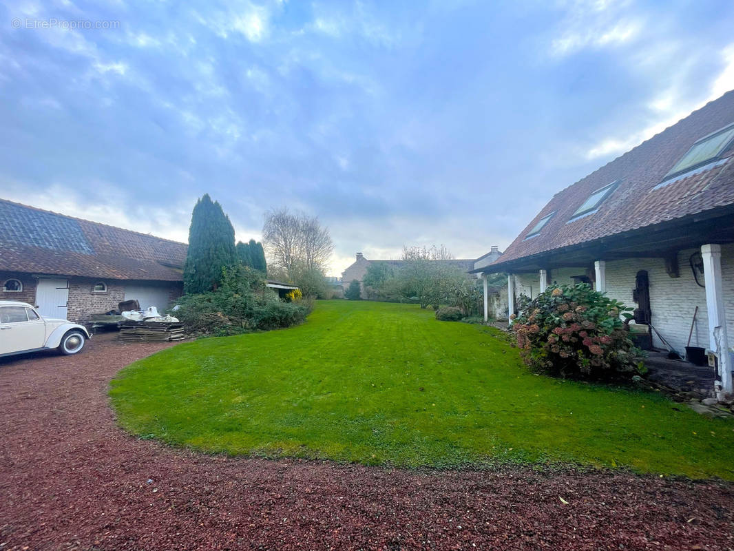 Maison à CAMPHIN-EN-CAREMBAULT