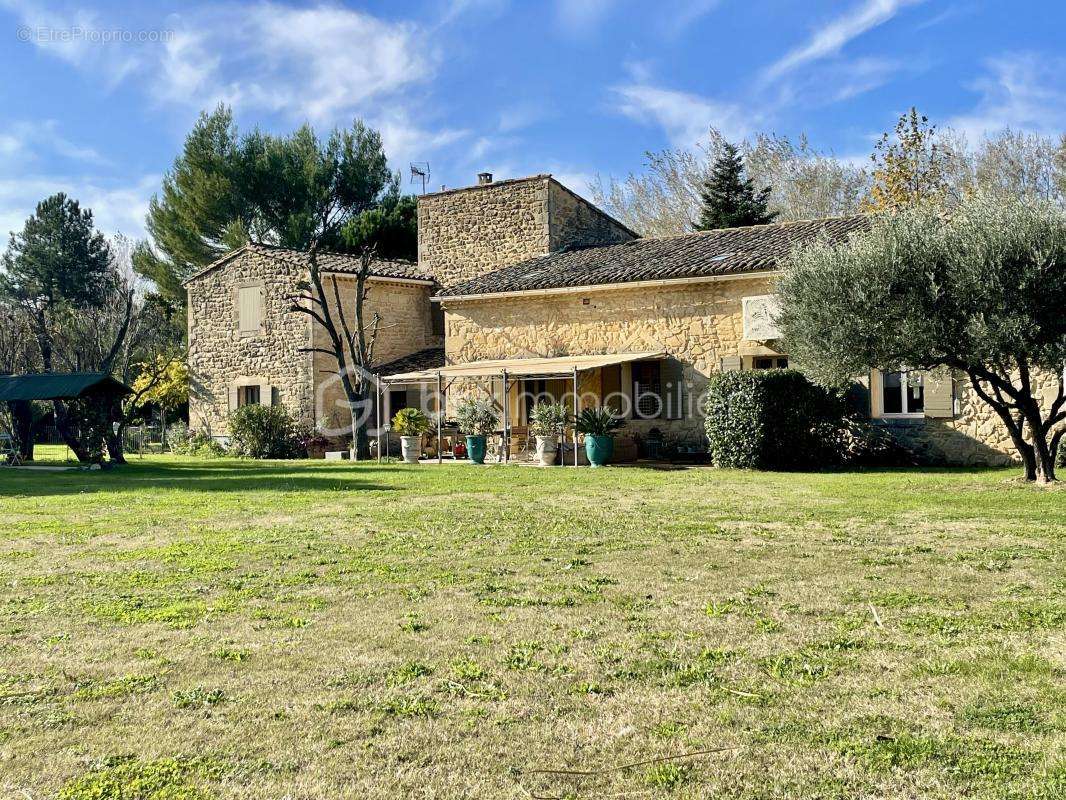 Maison à VERS-PONT-DU-GARD